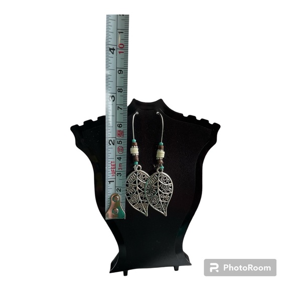 Western-style Leaf Earrings (2/$12) - Picture 5 of 5